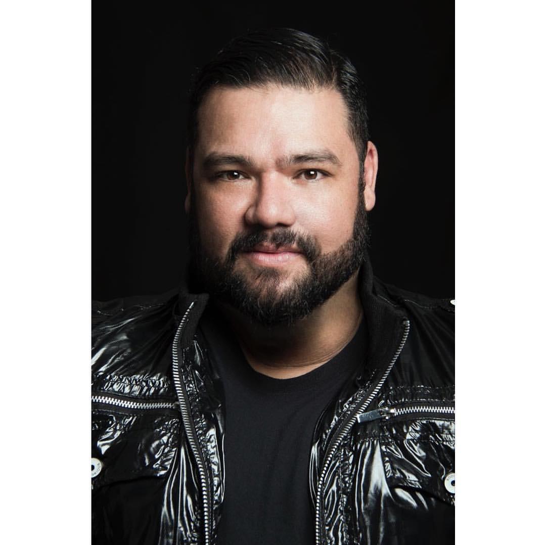 Benito Santos, diseñador de modas mexicano
