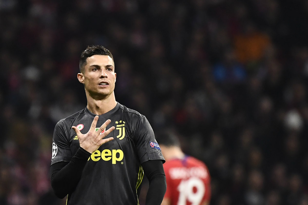 El gesto de Cristiano Ronaldo a la afición del Atlético de Madrid (AFP)