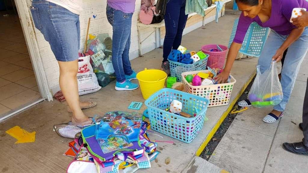 Padres de familia realizaron trabajos de limpieza. (Rogelio Agustín Esteban)