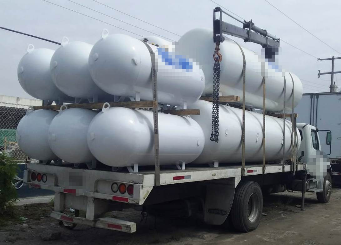 El camión con los contenedores de gas fue asegurado por la Policía Estatal en Reynosa.