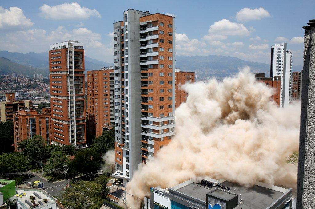 Colombia. El edificio Mónaco es derribado por las autoridades; fue mandado a construir por Pablo Escobar en los ochentas (Reuters)