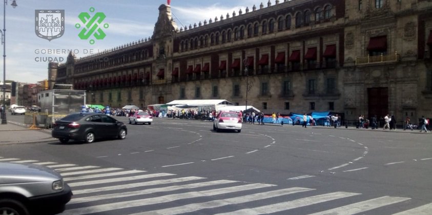 Las mujeres pidieron una reunión con el Presidente. (@OVIALCDMX)