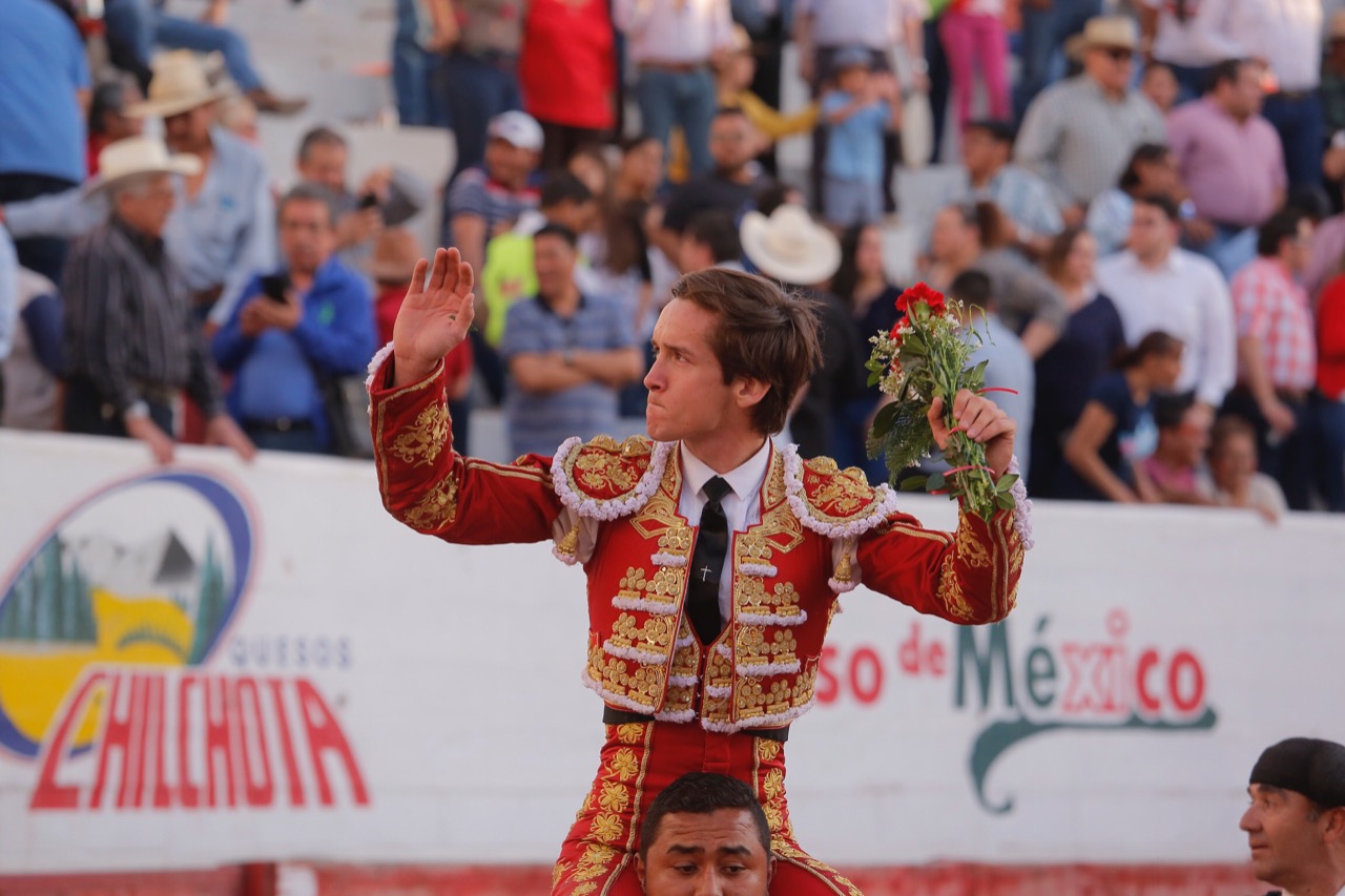 Arturo Gilio fue el triunfador de la novillada internacional "Mano, Mano". (Óscar Wong)