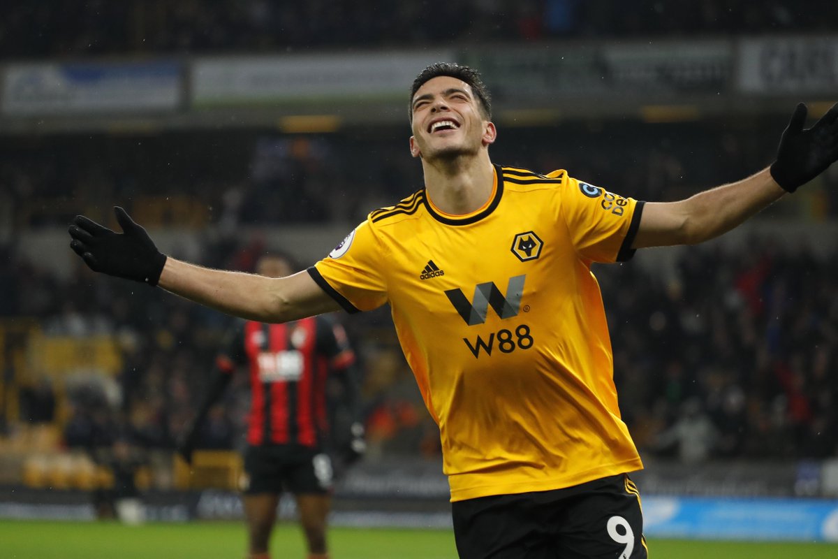 Raúl Jiménez marca el gol número 100 de su carrera (Twitter @Raul_Jimenez9)
