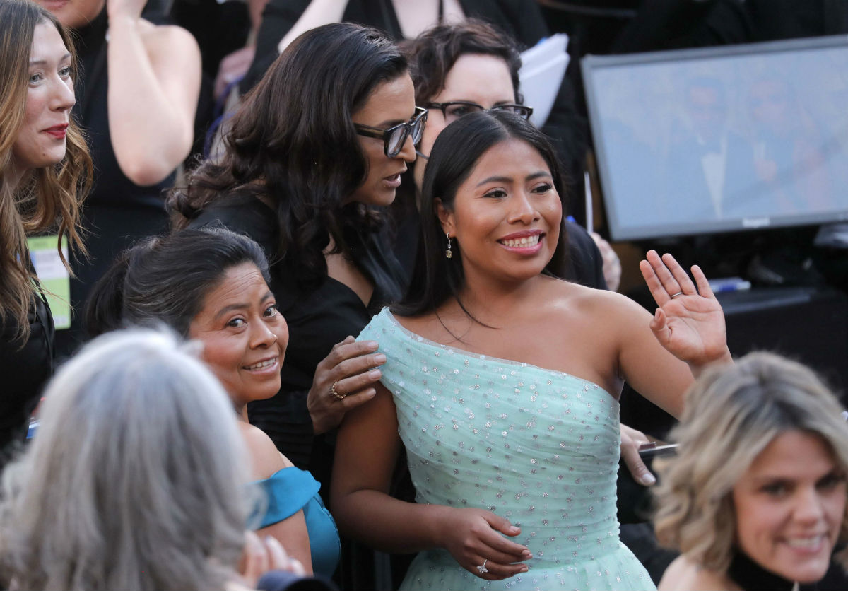 Yalitza llevó a su mamá Margarita a los Oscar. (Reuters)