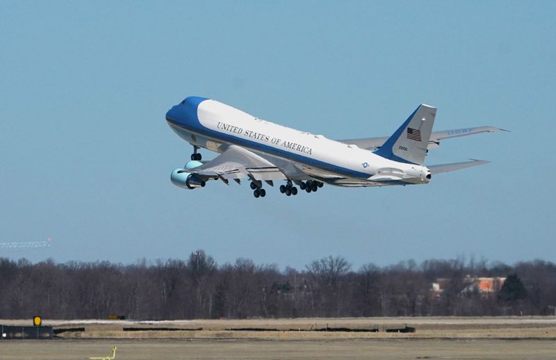 Donald Trump salió de la base aérea en Maryland. (AFP)