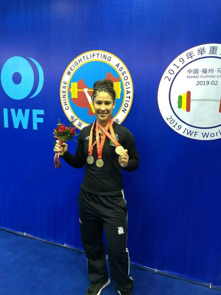 Jennifer Cantú gana medalla de oro en la Copa del Mundo de Halterofilia (Especial)