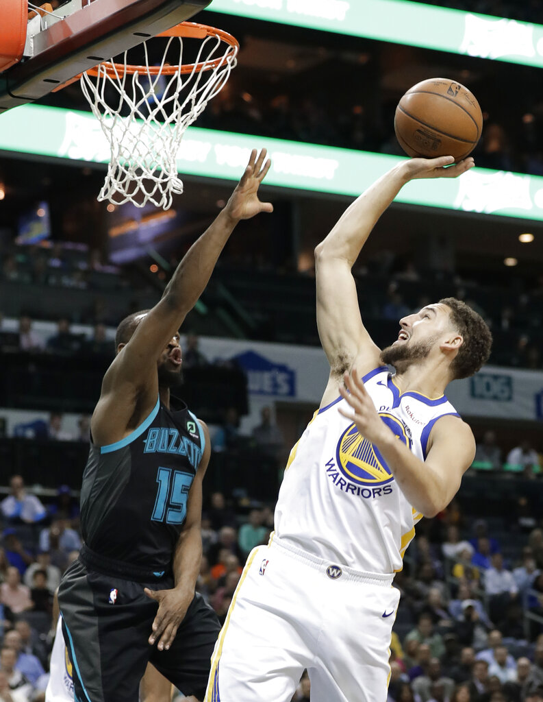 Klay Thompson y los Warriors derrotan a los Hornets (AP)