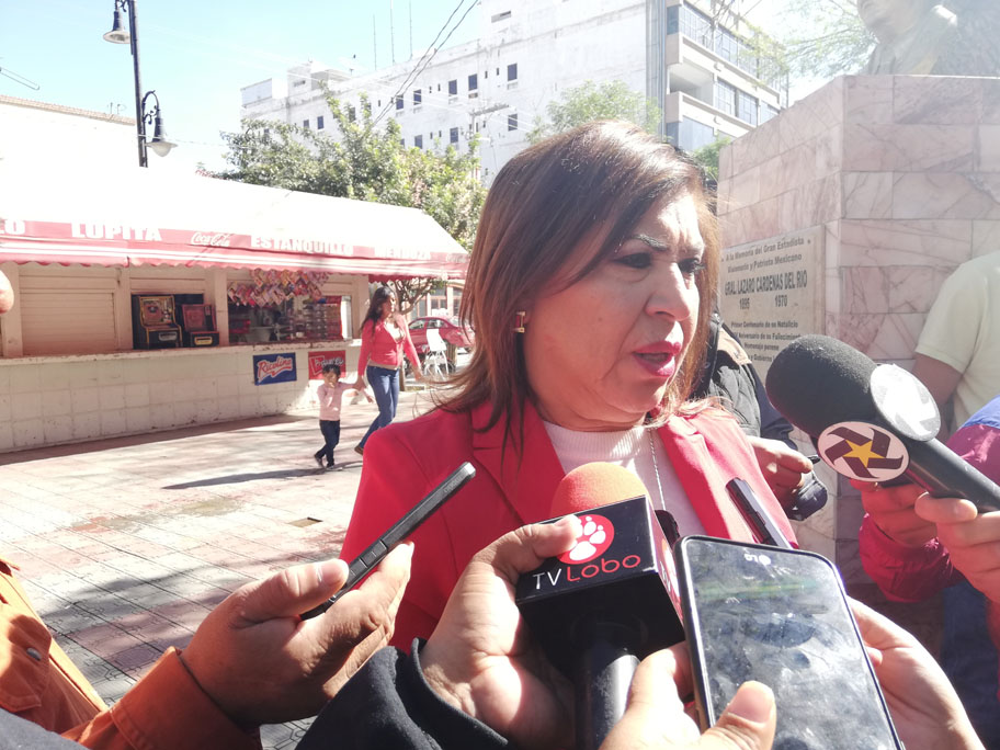 La alcaldesa de Lerdo, María Luisa González Achem, negó que exista molestia por la candidatura de Homero Martínez Cabrera del PRI. (Isis Rábago)