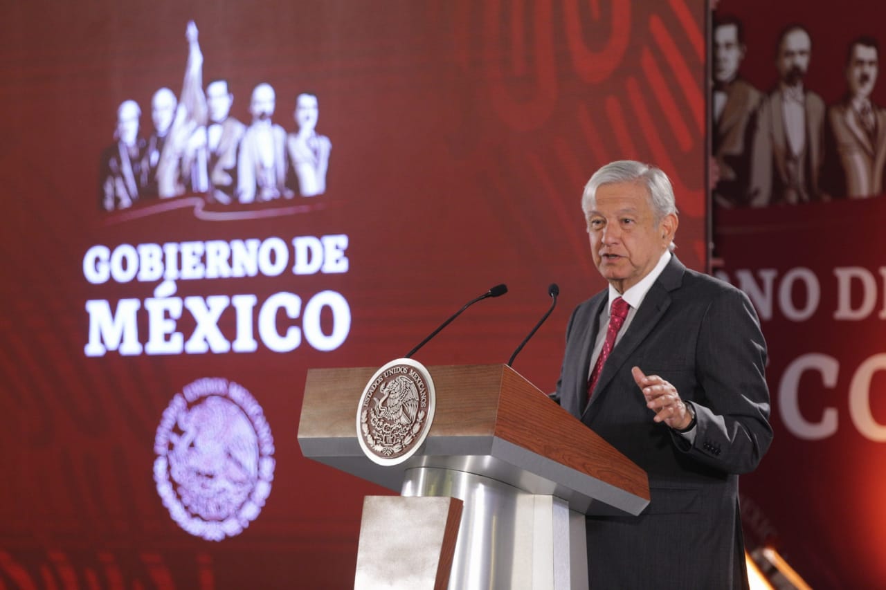 AMLO les pidió a los opositores "no hacer el ridículo"/Omar Franco.