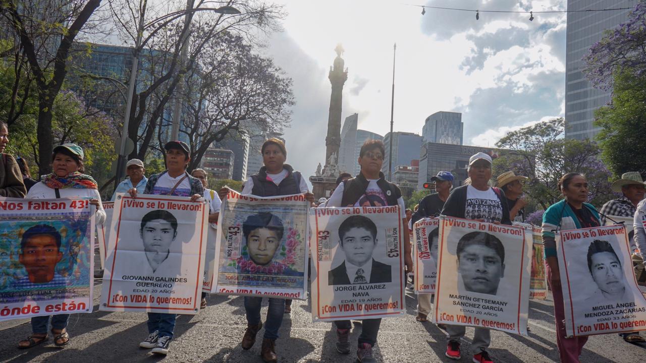 Los manifestantes realizaron un mitin en el antimonumento. (Cuartoscuro)