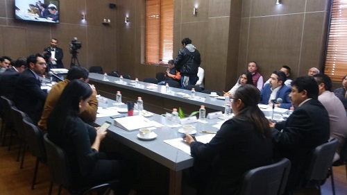 Durante los trabajos en la Legislatura local. (Claudia Hidalgo)