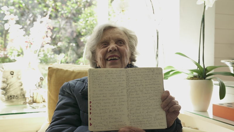 Elena Poniatowska es una de las escritoras que intervinieron una Moleskine. (Cortesía)