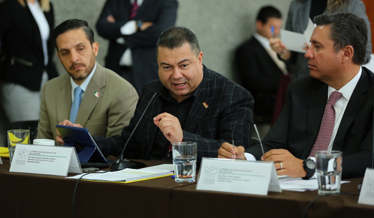 Integrantes de la comisicón de justicia y seguridad pública del congreso.  Foto: Roberto Alanís