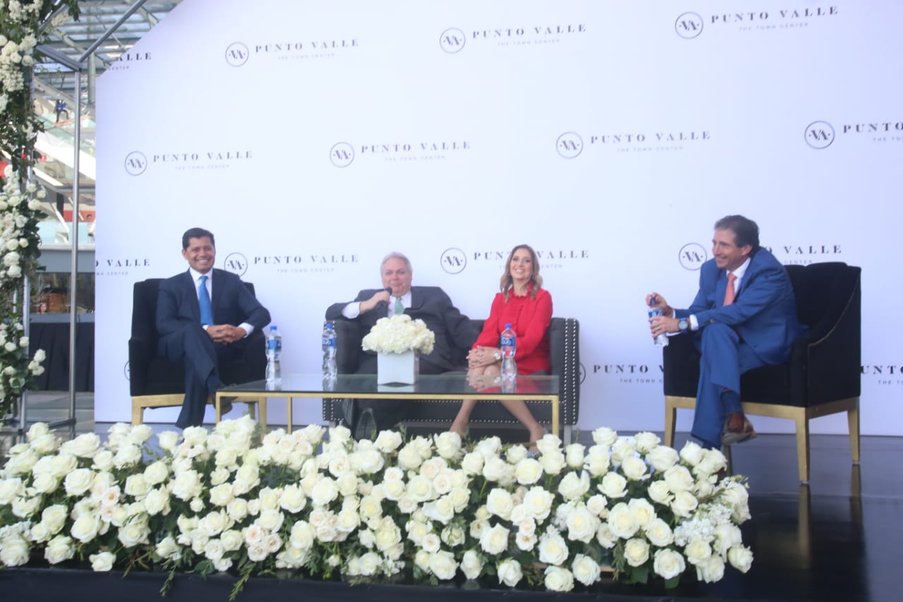 Punto Valle cuenta con un hotel Westin de 175 habitaciones, un Cinépolis con 19 salas y 4 mil 500 cajones de estacionamiento. Foto: Raúl Palacios