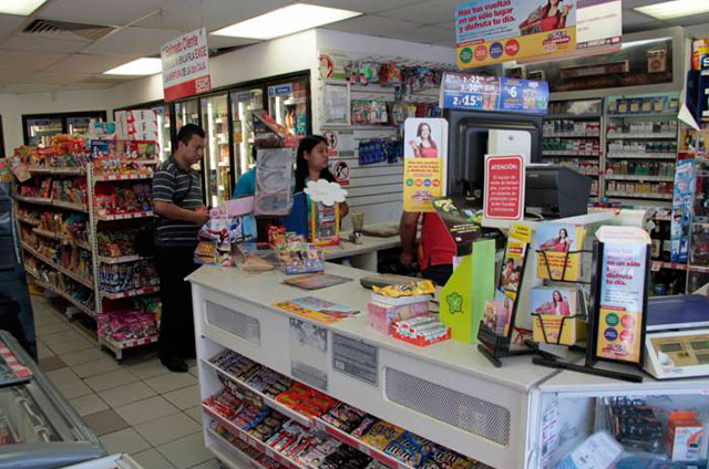 Robo en tienda de conveniencia.