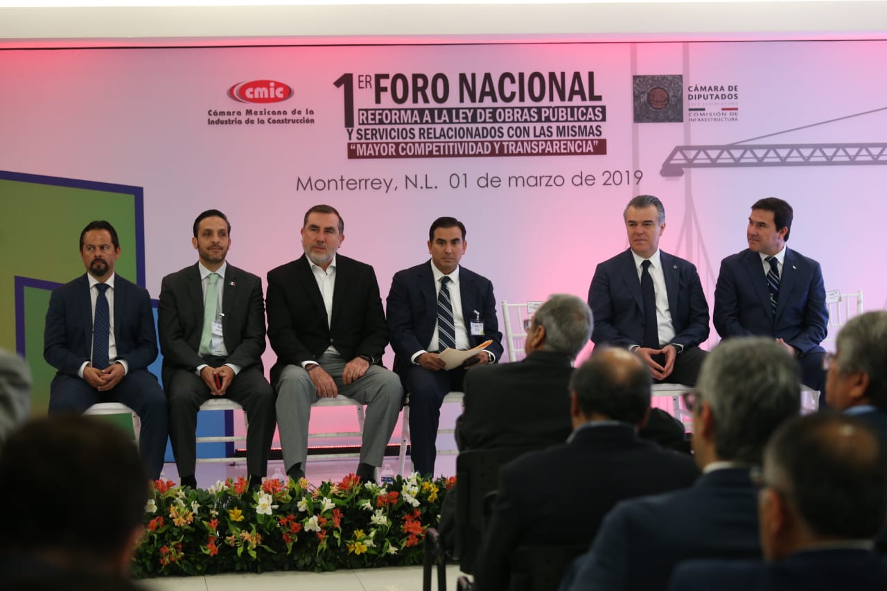 La CMIC lanzó este viernes el primer Foro Nacional de Consulta para reformar la ley de Obras Públicas y Servicios. Foto: Jorge López