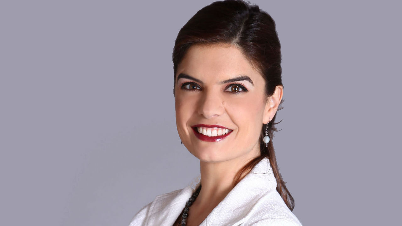 La escritora y conductora Laura García ha explorado la importancia de las palabras y la forma en la que se están minando (Foto. Twitter)