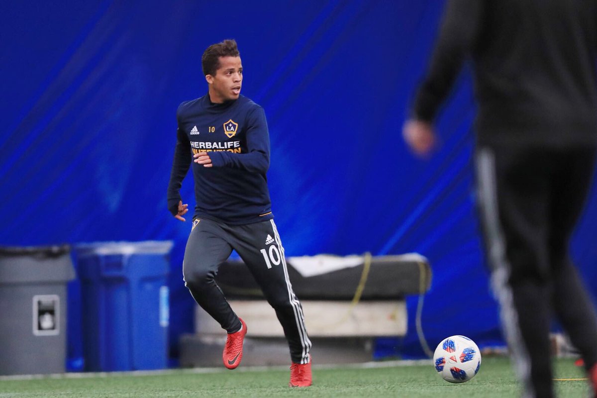 Giovani dos Santos con LA Galaxy (@OficialGio)