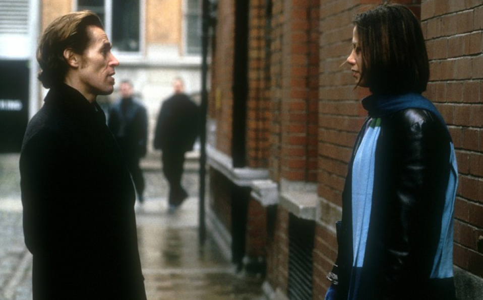 El guion de Lulu on the bridge fue pensado para que lo dirigiera Wim Wenders, pero cuando éste rechazó la oferta, el propio Auster asumió la dirección