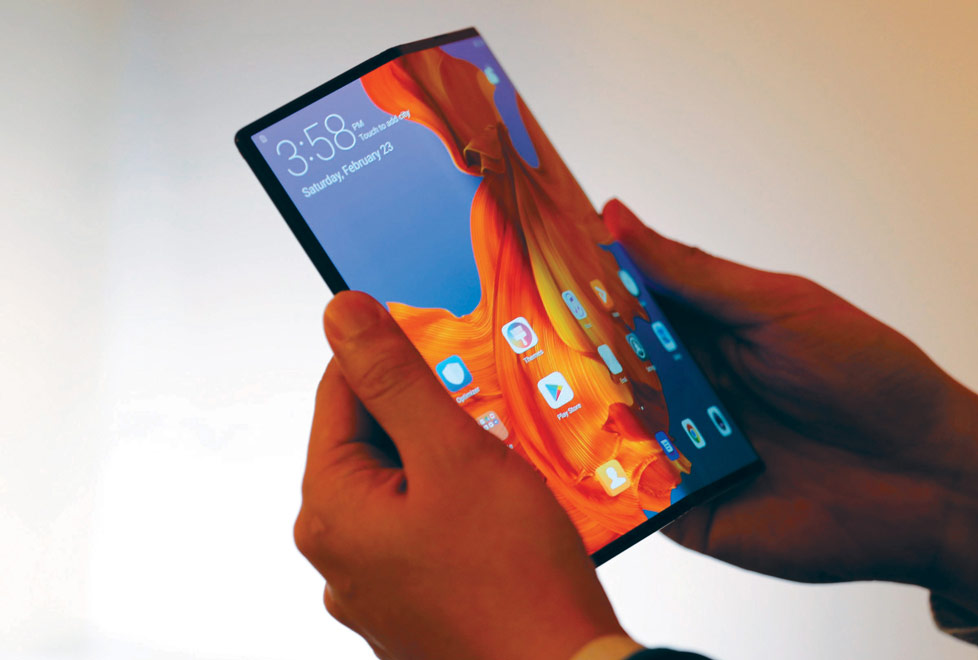 Huawei presentó el Mate X, un teléfono plegable con un costo inicial de 2,600 dólares (Reuters).