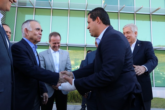 Se reúne Alfonso Romo con gobernador del estado (Dany Béjar)