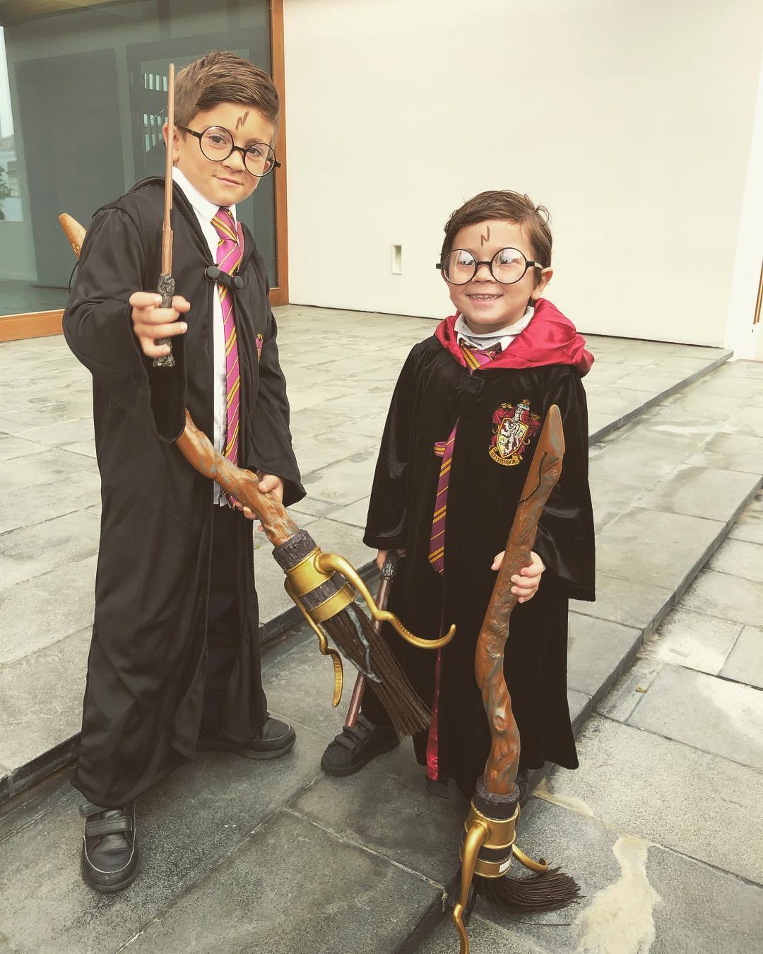 Thiago y Mateo, hijos de Lionel Messi, disfrazados de Harry Potter (Instagram @antoroccuzzo88)