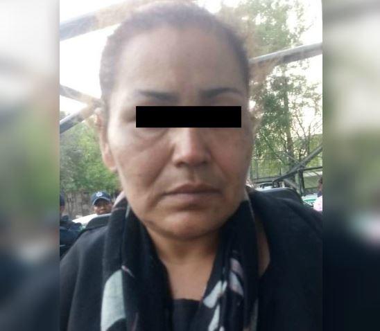 La detenida alegó que había pagado por las camisas, pero no pudo comprobar tal versión. (Especial)