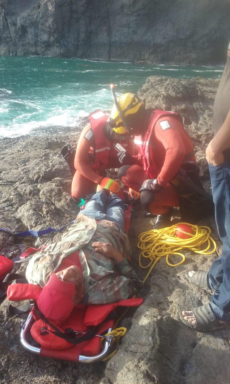 El hombre fue rescatado por elementos de la Marina. (Especial)