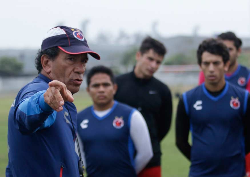 Fallece el ex técnico Arturo Aviles del equipo de Segunda División de Veracruz (Club Tiburones Rojos)