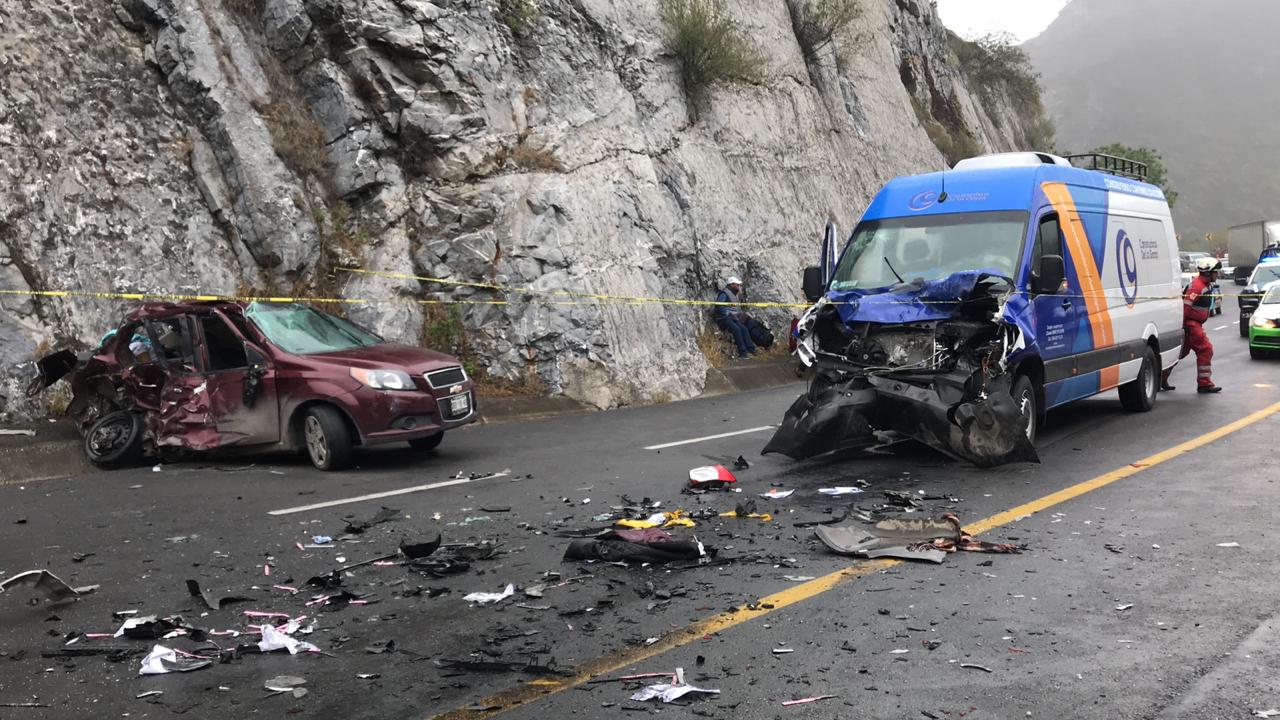 Los vehículos involucrados quedaron destrozados.
