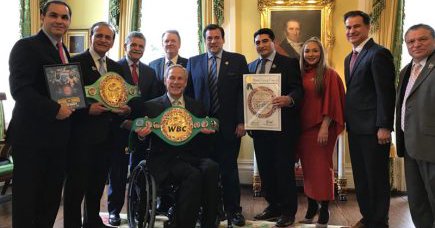 Reunión entre el gobernador de Texas y el presidente del Consejo Mundial de Boxeo