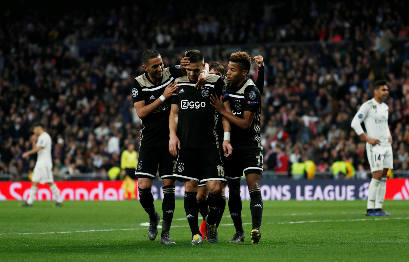 El Ajax eliminó al Real Madrid de la Champions League (Reuters)