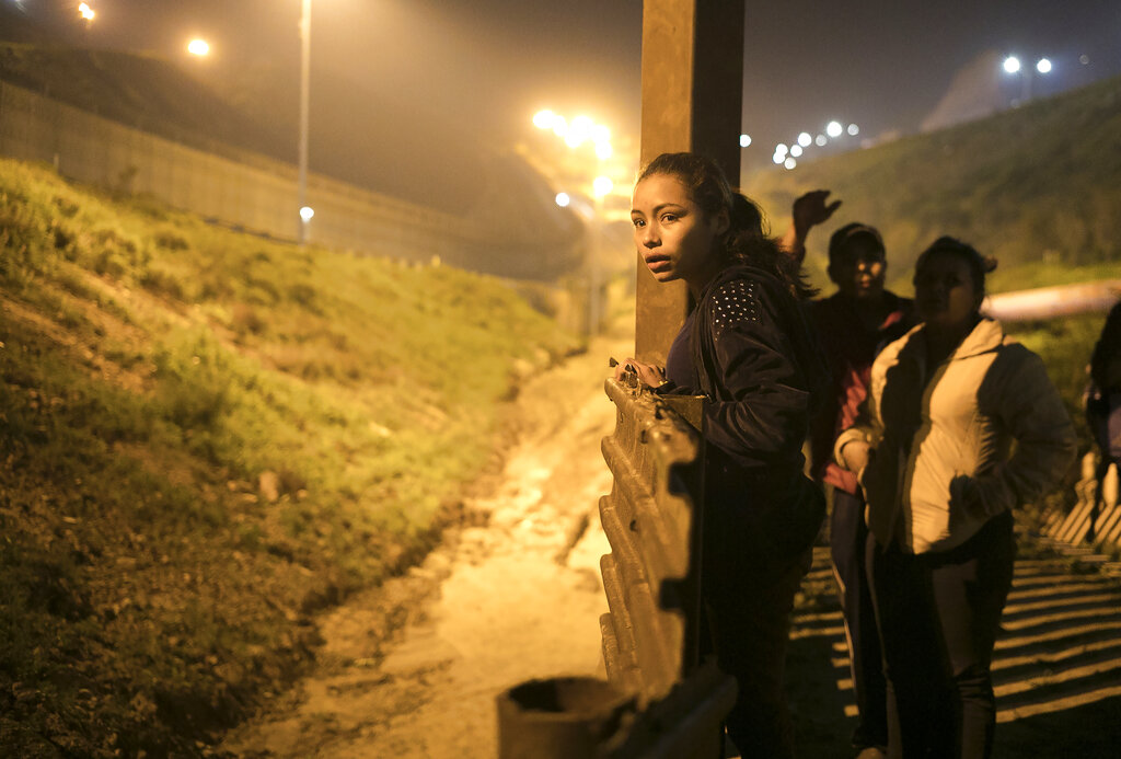 La CBP informó que el cruce de migrantes se duplicó en febrero. (AP)