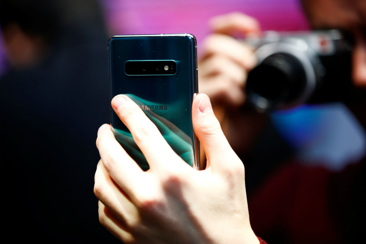 El Galaxy S10+ celebró los diez años de la línea de Samsung. (Reuters)