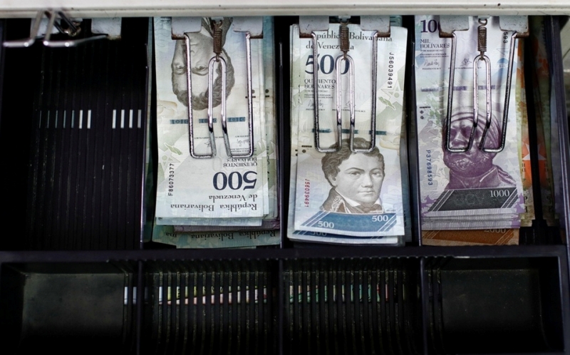 El salario mínimo en Venezuela es de 18.000 bolívares mensuales (unos seis dólares), que apenas alcanza para dos kilos de carne por una hiperinflación
