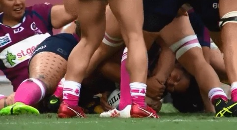 La mordida de una jugadora de rugby que recordó a Luis Suárez (Especial)