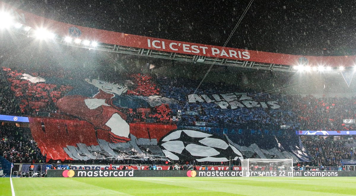 Mosaico de Oliver Atom en el Parque de los Príncipes (Twitter @PSG_espanol)
