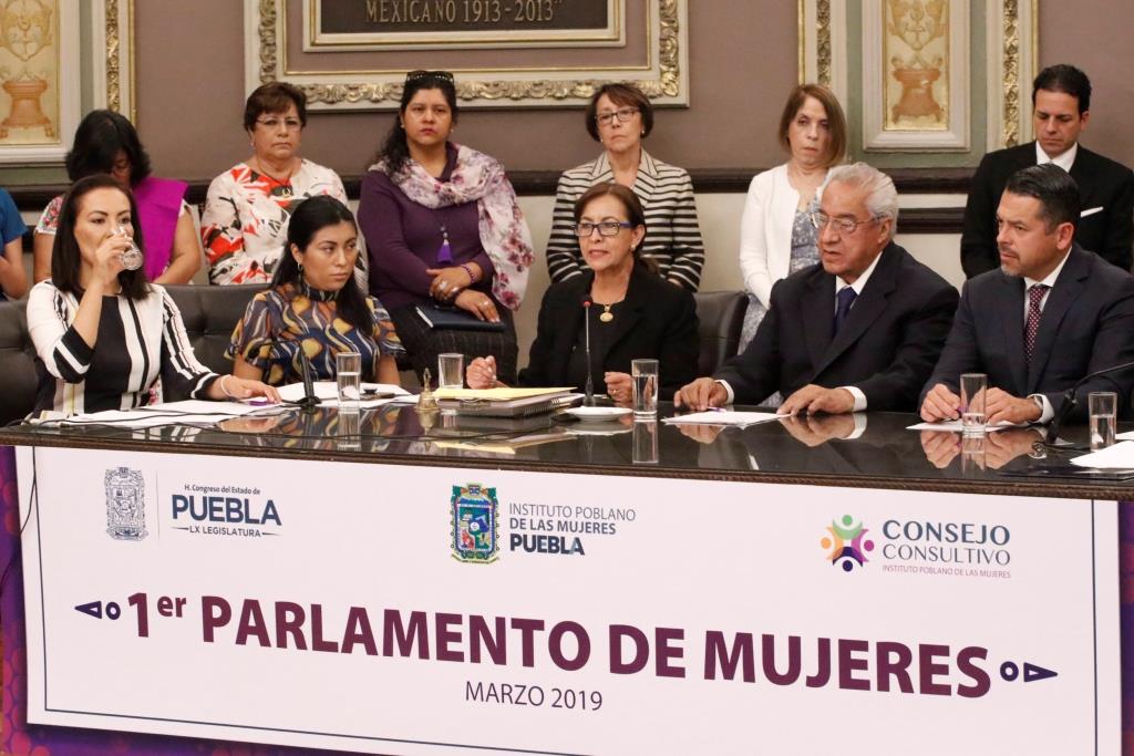Guillermo Pacheco mencionó que su gobierno se compromete a establecer políticas públicas para favorecer las demandas de las mujeres
