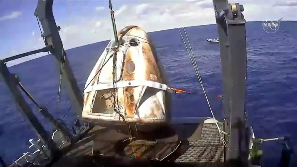 La Crew Dragon regresó a la Tierra alcanzando velocidades hipersónicas. (Reuters)