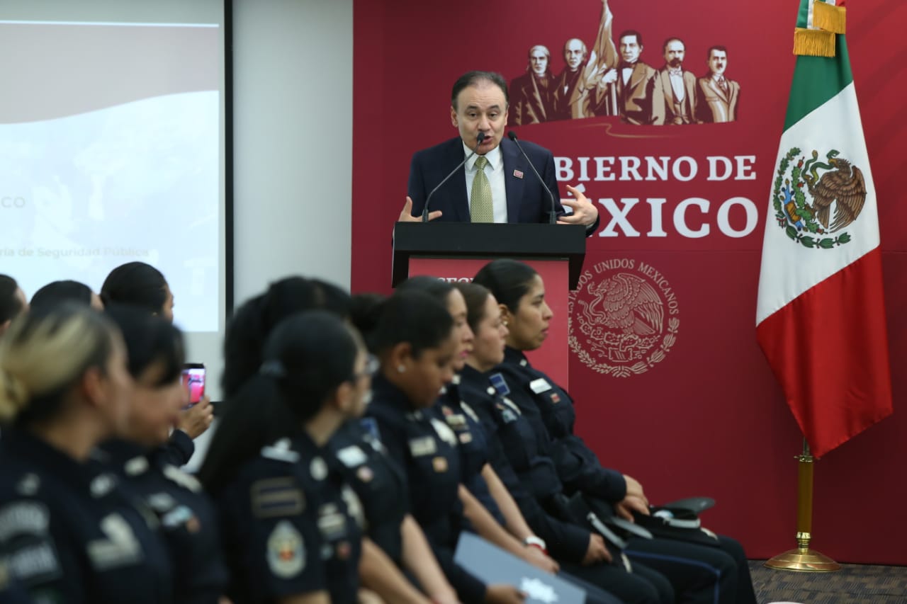 Durazo entregó reconocimiento a mujeres policías/Juan Carlos Bautista.