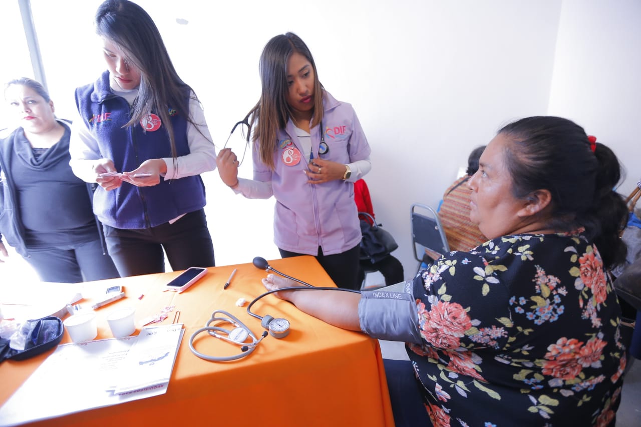 Se ofrecieron 500 servicios en la Feria de la Salud y la Belleza. (Manuel Guadarrama)