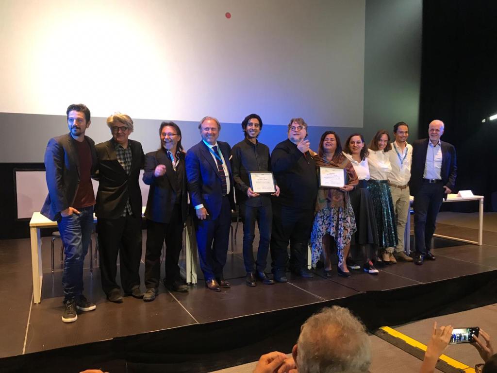 Guillermo del Toro entrega dos becas Internacional Jenkins-Del Toro en el FICG. (Ivett Salgado)