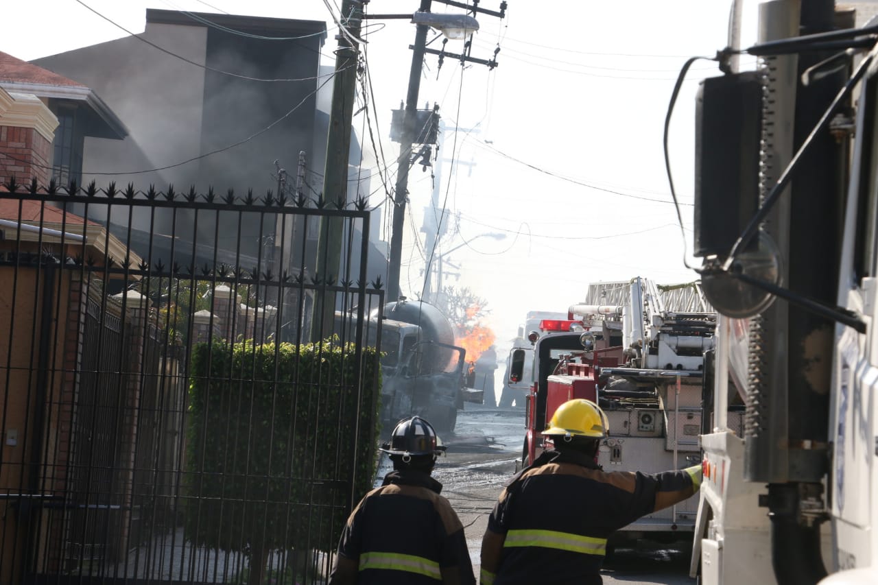 Incendio de pipa en la Colonia Aurora de Tampico