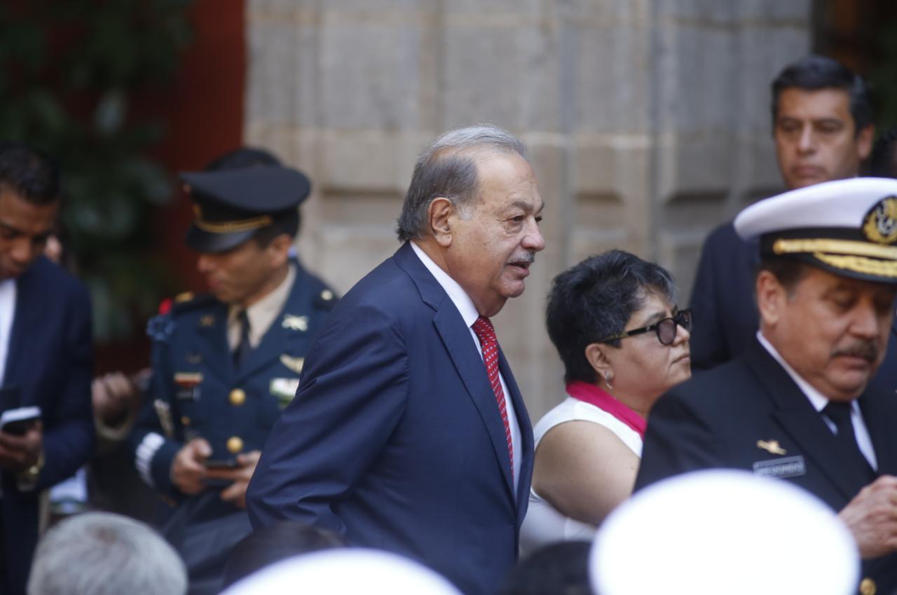 El empresario Carlos Slim llega a Palacio Nacional para informe de los 100 días de gobierno de AMLO. (Araceli López)