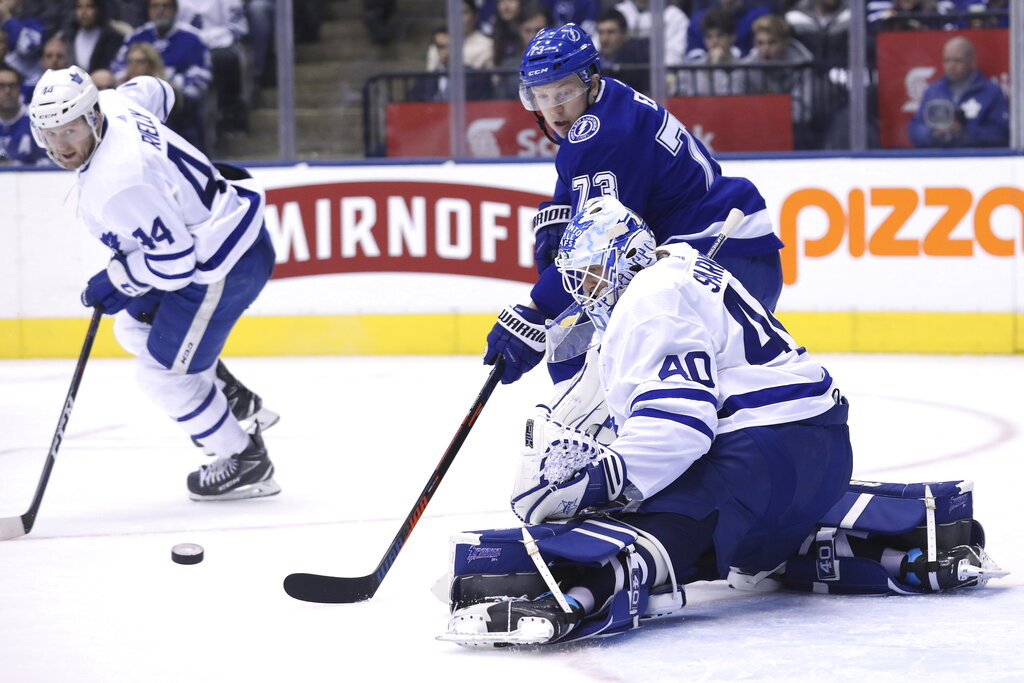 El incidente ocurrió durante el partido entre los Tampa Bay Lightning contra los Toronto Maple Leafs (AP)