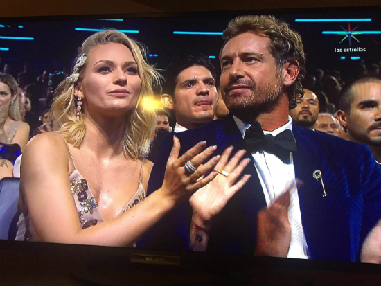 Irina Baeva y Gabriel Soto en los premios TVyNovelas (Televisa).