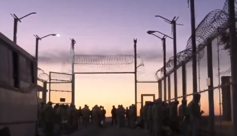 La Secretaría de Marina utilizó tres embarcaciones para trasladar a los internos en un principio a Mazatlán, Sinaloa. (@fgymexico)