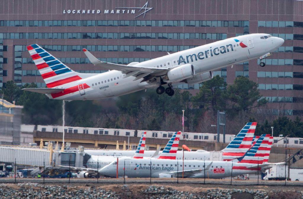 Tras el accidente varios países cerraron el espacio aéreo al Boeing 737 MAX, algunos optaron por mantenerlos en tierra y otros por autorizarlos a segu