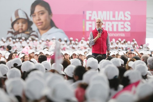 Alentó al sector a aprovechar las oportunidades que les da el programa. (Especial)